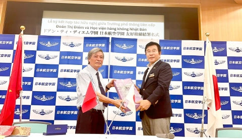 LỄ KÍ KẾT HỢP TÁC GIỮA TRƯỜNG TRUNG HỌC ĐOÀN THỊ ĐIỂM VỚI HỌC VIỆN HÀNG KHÔNG NHẬT BẢN